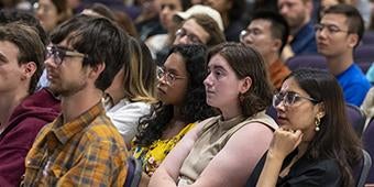 New Pitt grad students attend orientation program introductory session